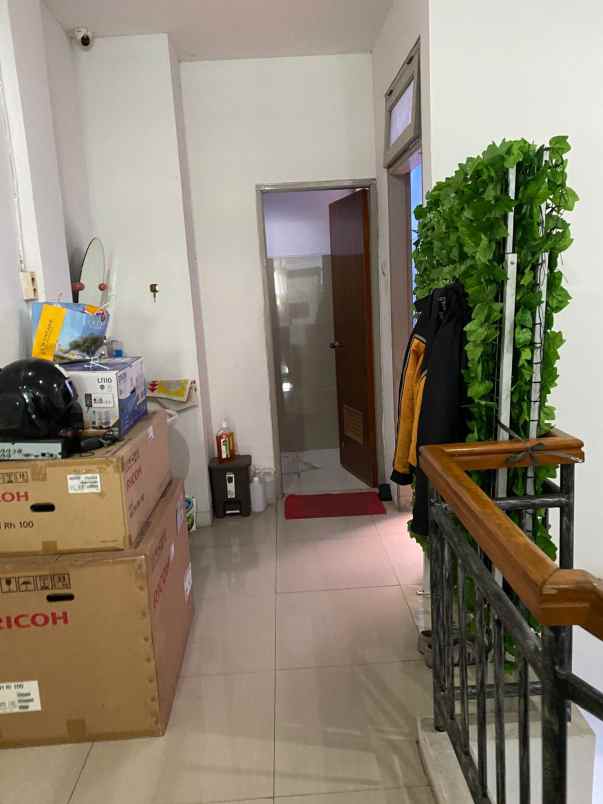 dijual ruko 3 lantai depan al azhar kelapa gading