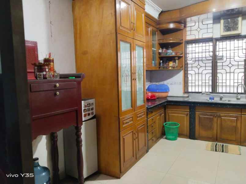 dijual ruko 4 5 tingkat jalan bogor