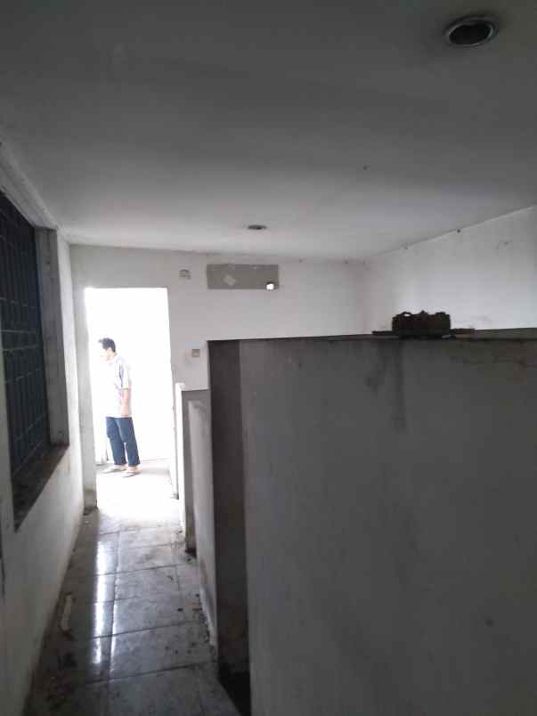 dijual ruko gudang kantor jalan raya raden fatah