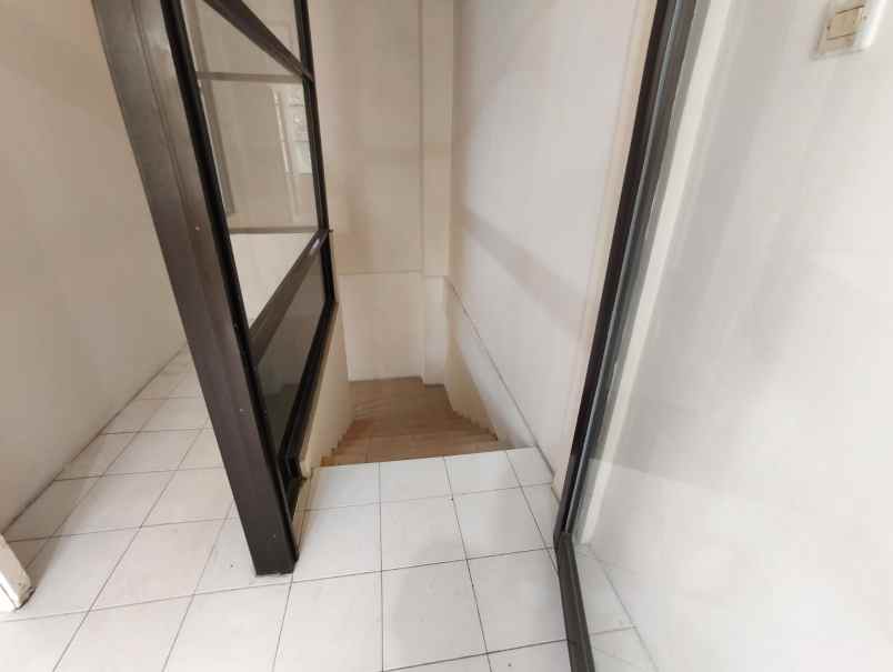 dijual ruko gudang kantor kendalsari