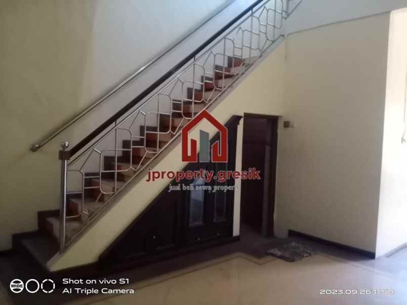 dijual rumah 2 lantai dekat icon mall gresik