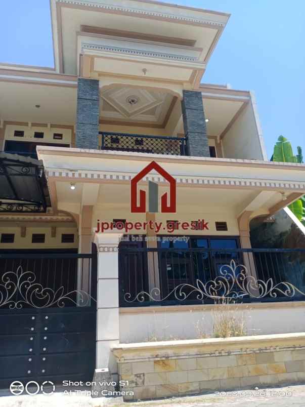 dijual rumah 2 lantai dekat icon mall gresik