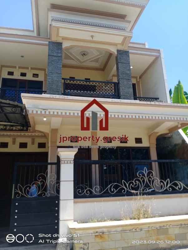 dijual rumah 2 lantai dekat icon mall gresik