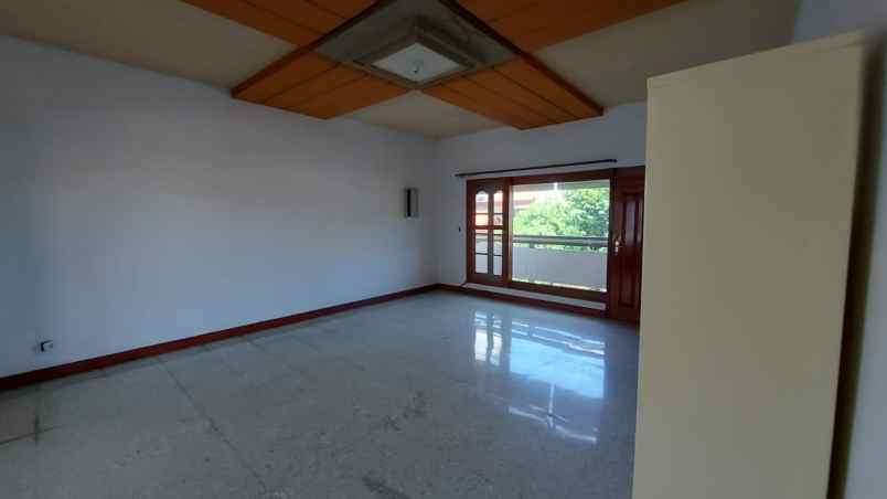 dijual rumah 2 lantai di lebak jaya surabaya