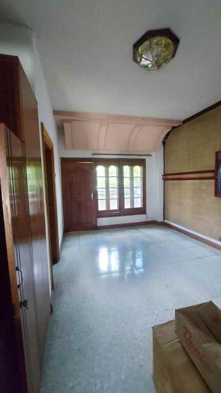 dijual rumah 2 lantai di lebak jaya surabaya