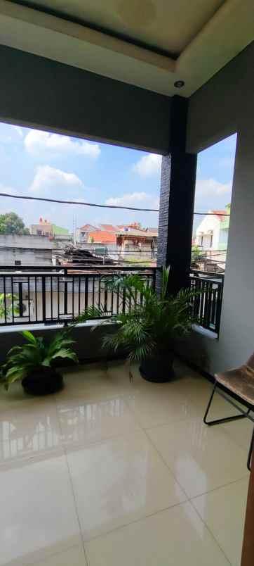 dijual rumah 2 lantai lokasi cibubur jakarta timur