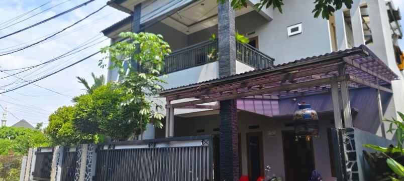 dijual rumah 2 lantai lokasi cibubur jakarta timur