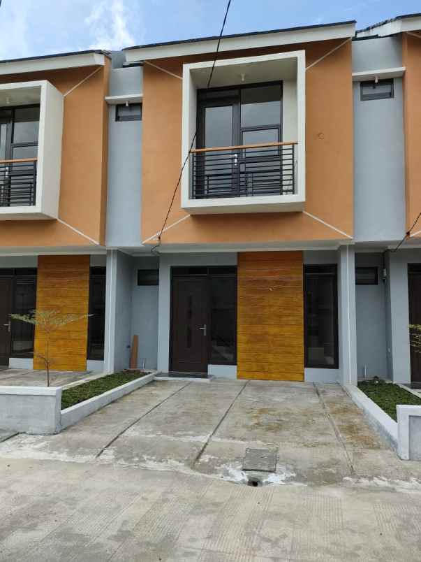 dijual rumah 2 lantai siap huni 2jt all in di bekasi