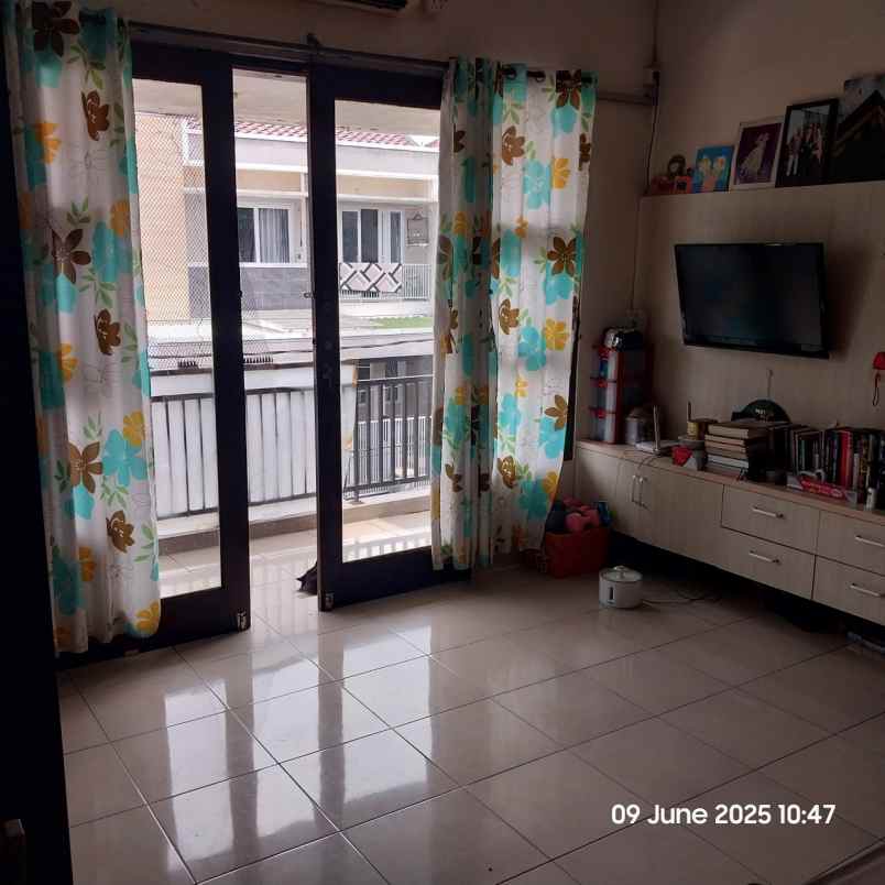 dijual rumah 2lt strategis di bintaro permai