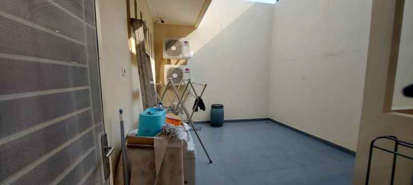 dijual rumah agung barat