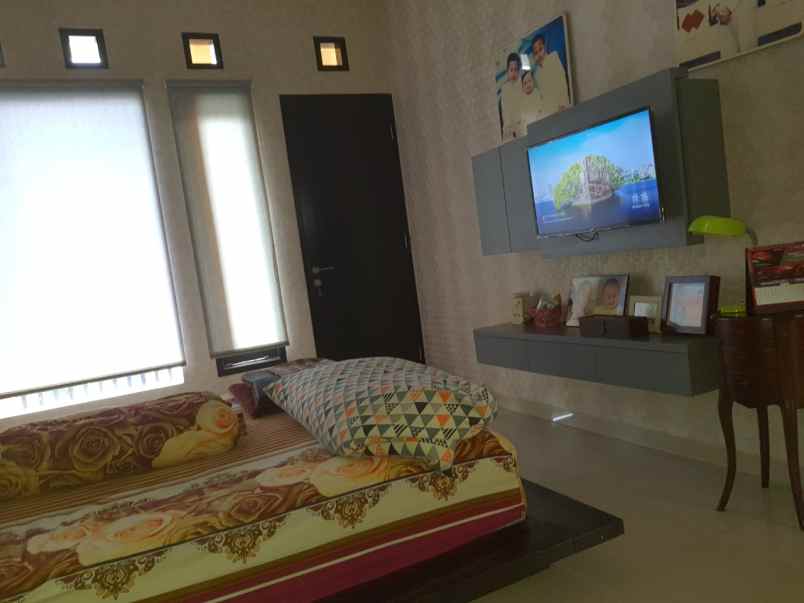 dijual rumah antapani