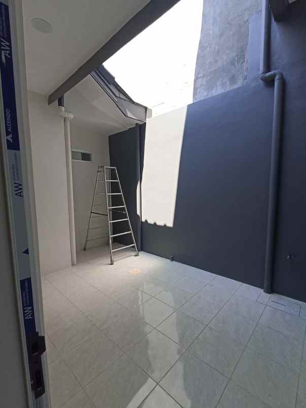 dijual rumah araya 2