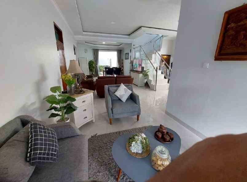 dijual rumah arcamanik