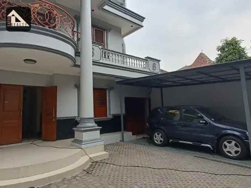 dijual rumah area kramat pela kebayoran