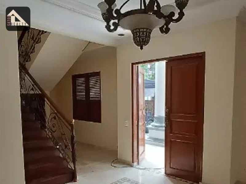 dijual rumah area kramat pela kebayoran