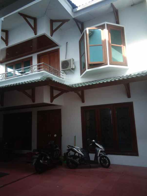 dijual rumah asembaris tebet barat