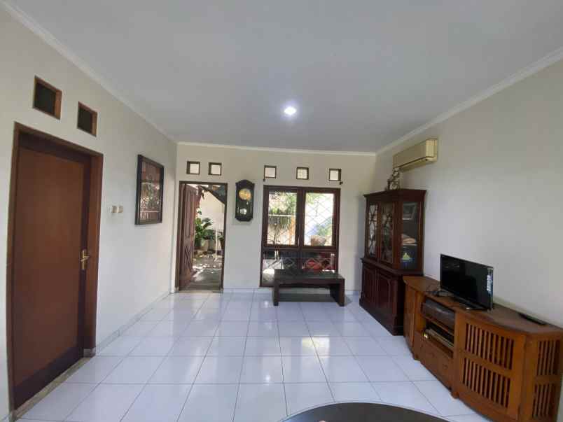 dijual rumah babatan pratama