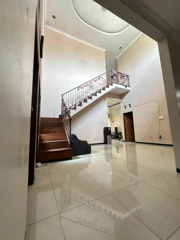 dijual rumah banyumani