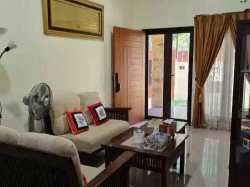 dijual rumah banyumanik
