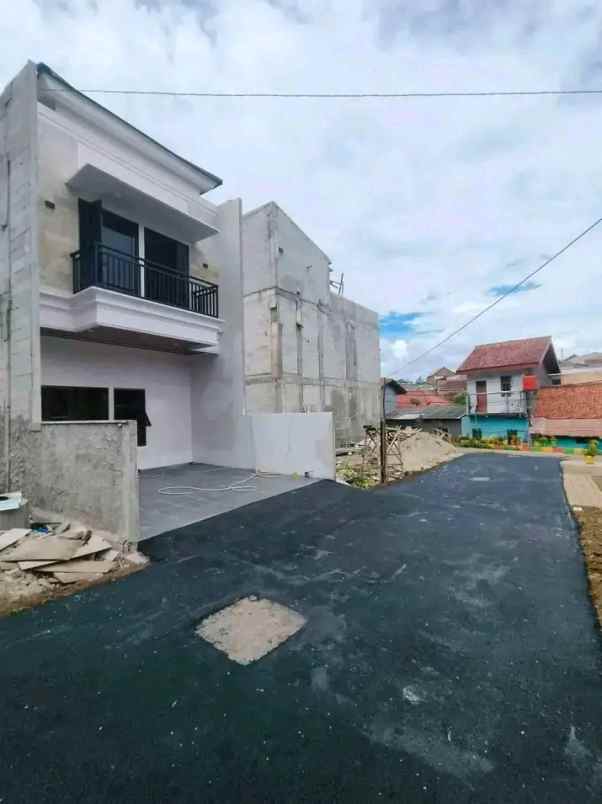 dijual rumah baru siap huni di cijantung