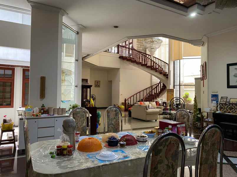 dijual rumah basuki rahmat