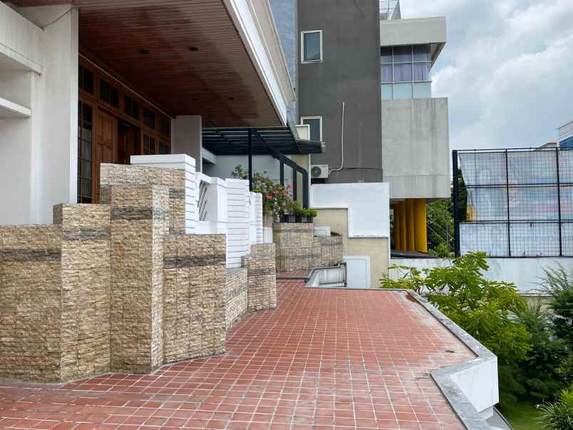 dijual rumah basuki rahmat