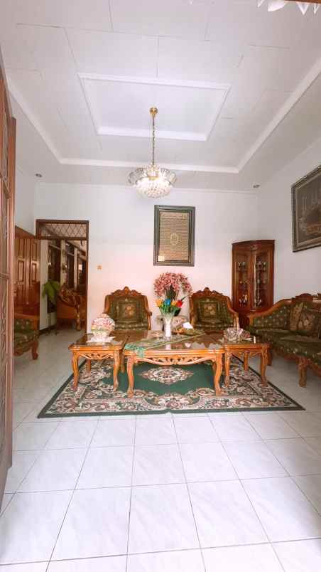 dijual rumah batu indah