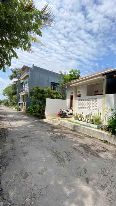 dijual rumah blotan