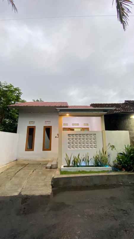 dijual rumah blotan