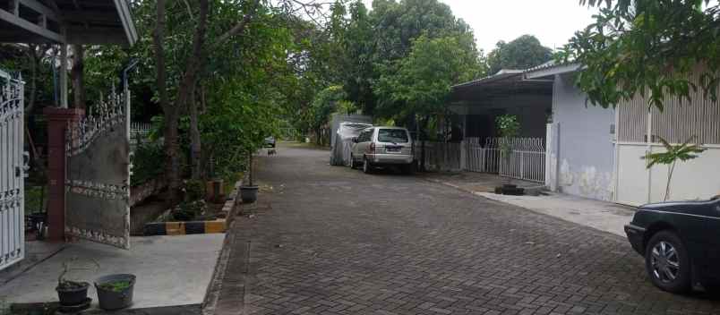 dijual rumah bratang binangun