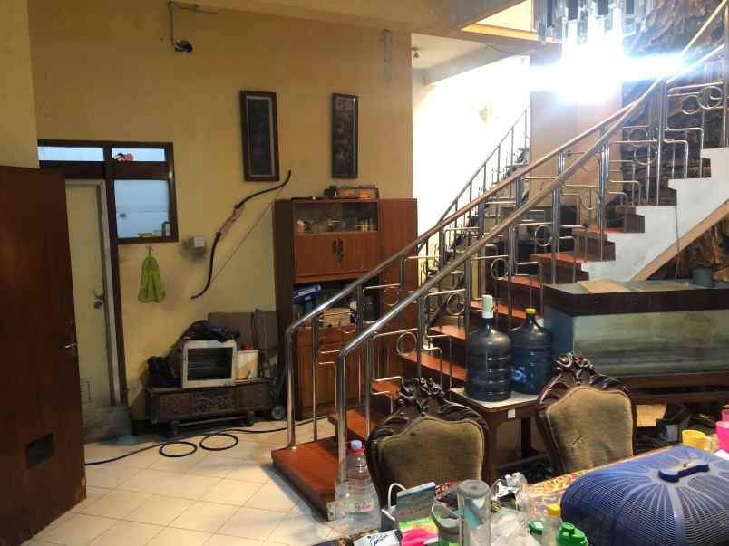 dijual rumah bratang binangun