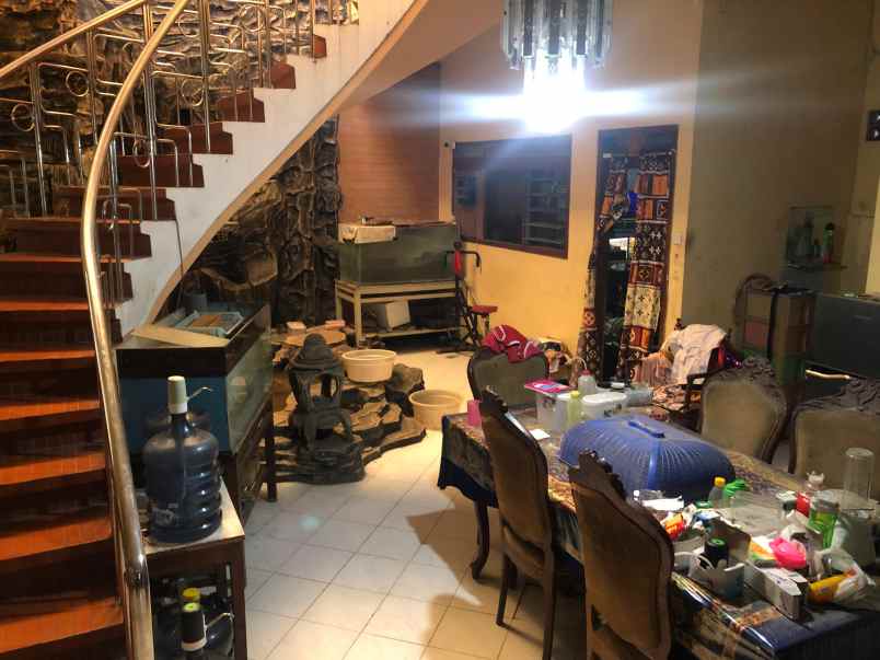 dijual rumah bratang binangun