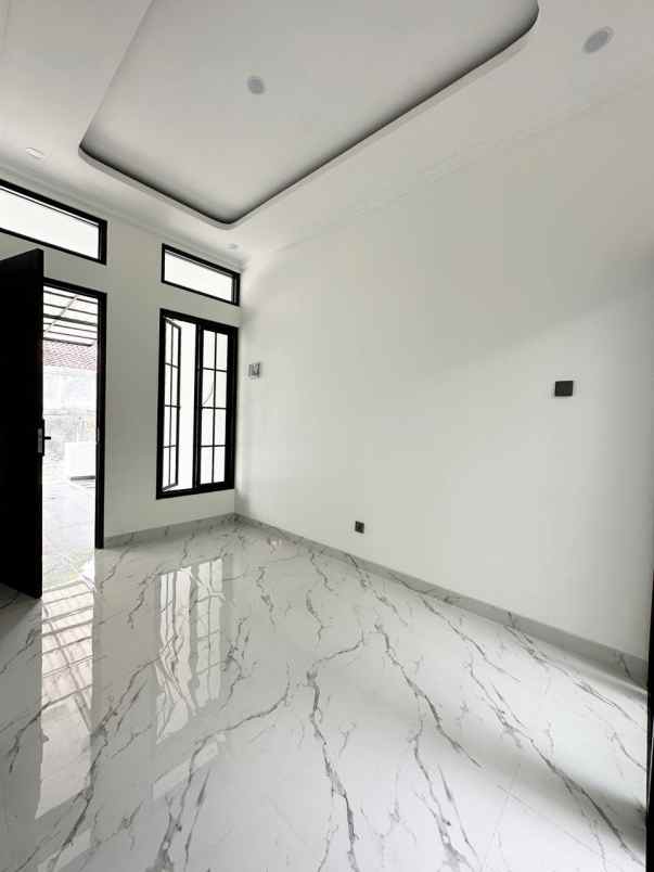 dijual rumah ceger cipayung