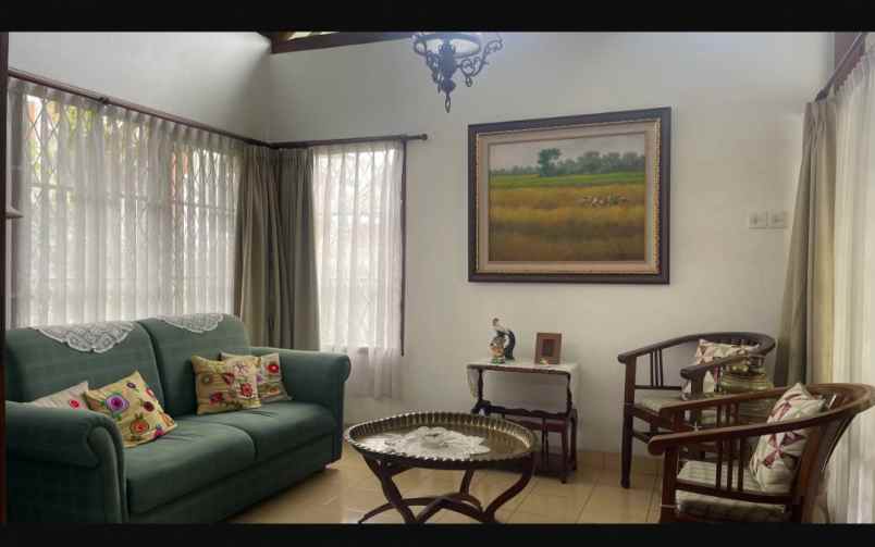 dijual rumah cigadung