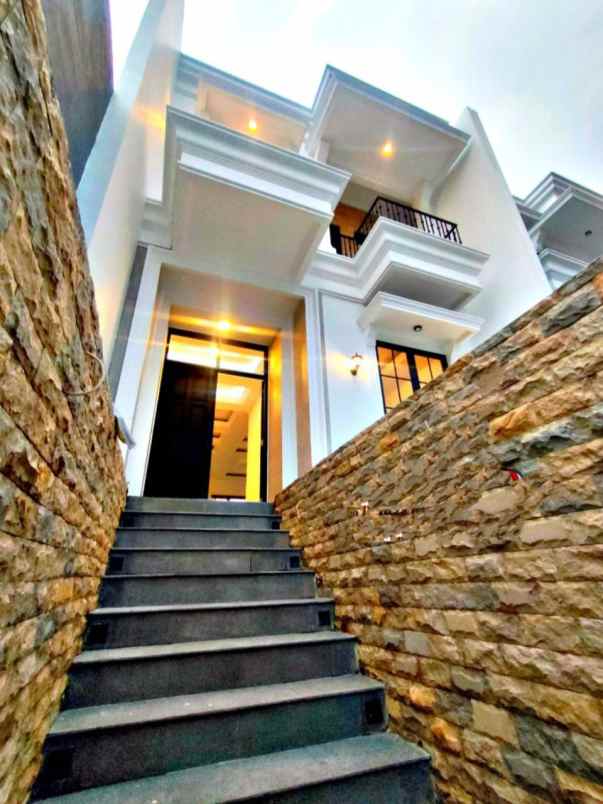 dijual rumah ciganjur