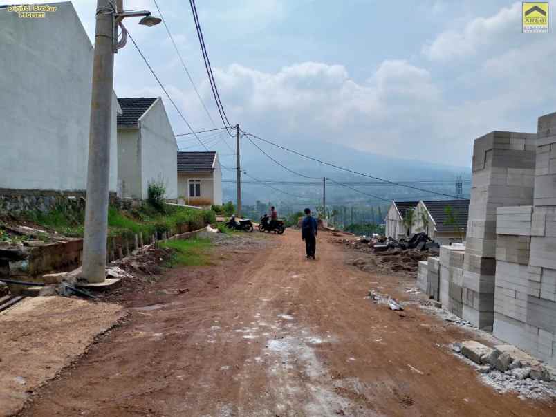 dijual rumah cikahuripan cimanggung