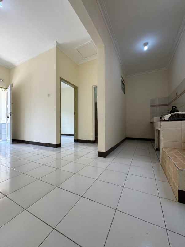 dijual rumah cipageran