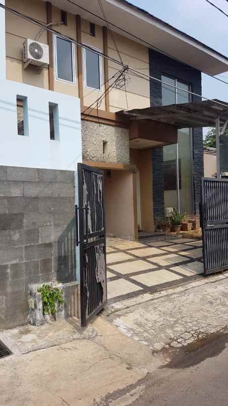 dijual rumah cipinang indah