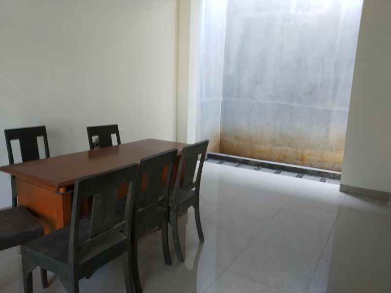 dijual rumah ciputat iain