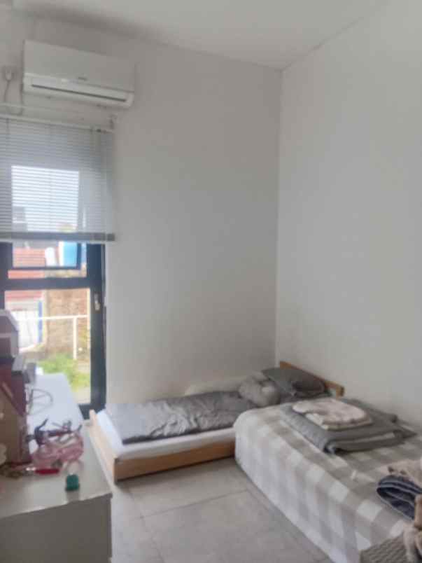 dijual rumah cisaranten kulon