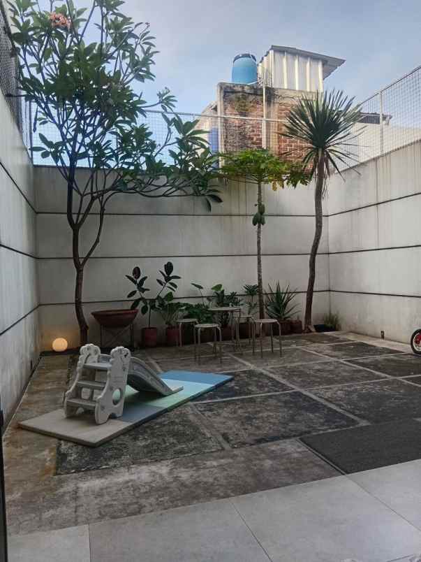 dijual rumah cisaranten kulon