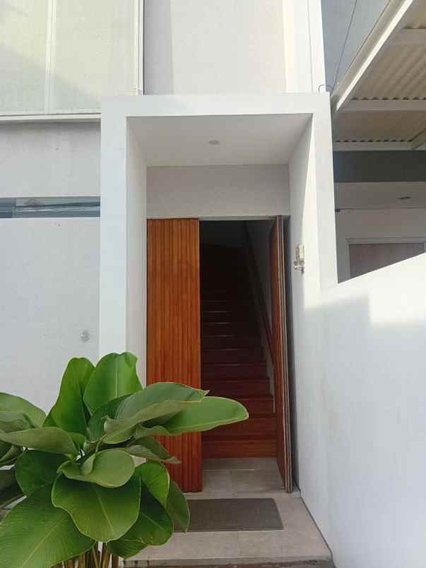 dijual rumah cisaranten kulon