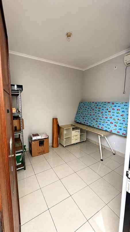 dijual rumah cluster aralia harapan