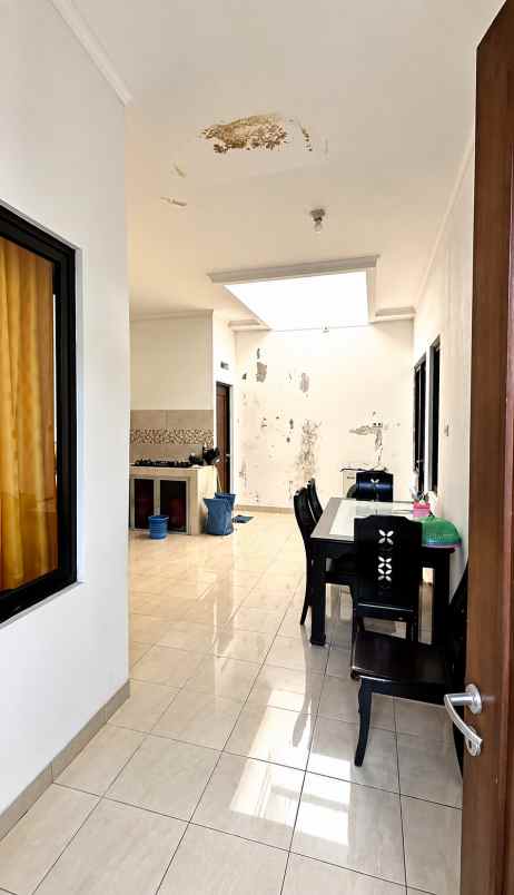 dijual rumah cluster aralia harapan