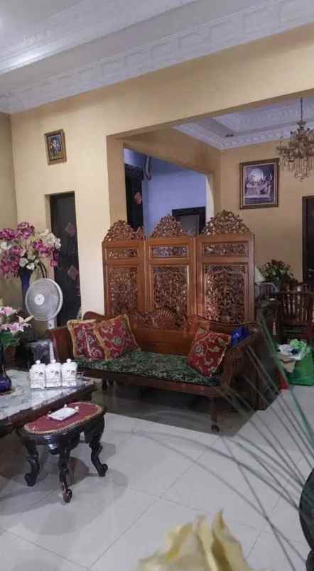 dijual rumah cluster aralia harapan indah