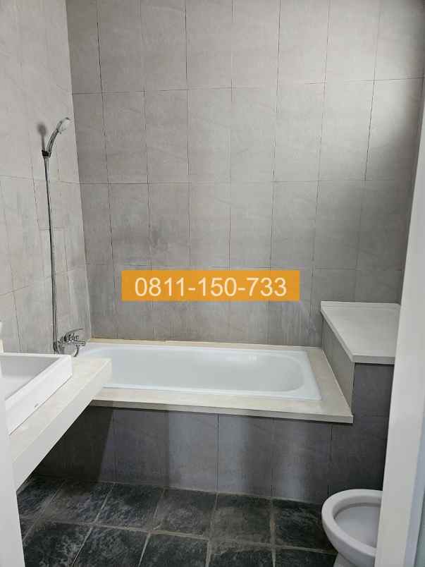 dijual rumah cluster cawang de arafat