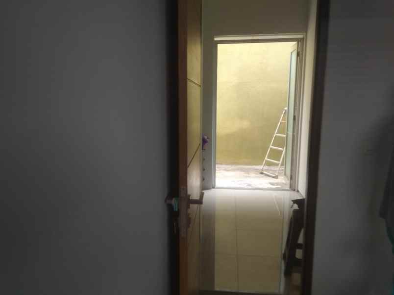 dijual rumah cluster grande setraduta