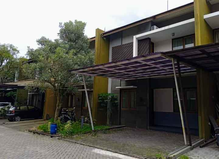 dijual rumah cluster grande setraduta