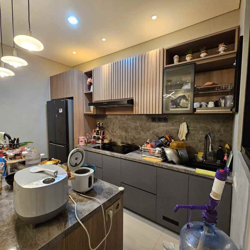 dijual rumah cluster la seine jakarta
