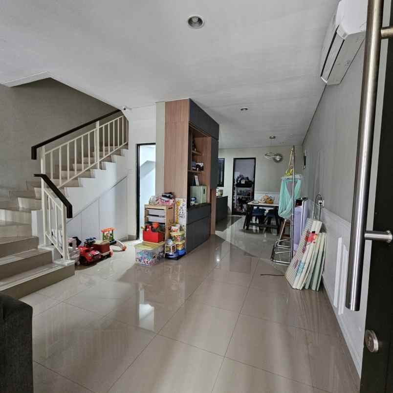 dijual rumah cluster la seine jakarta